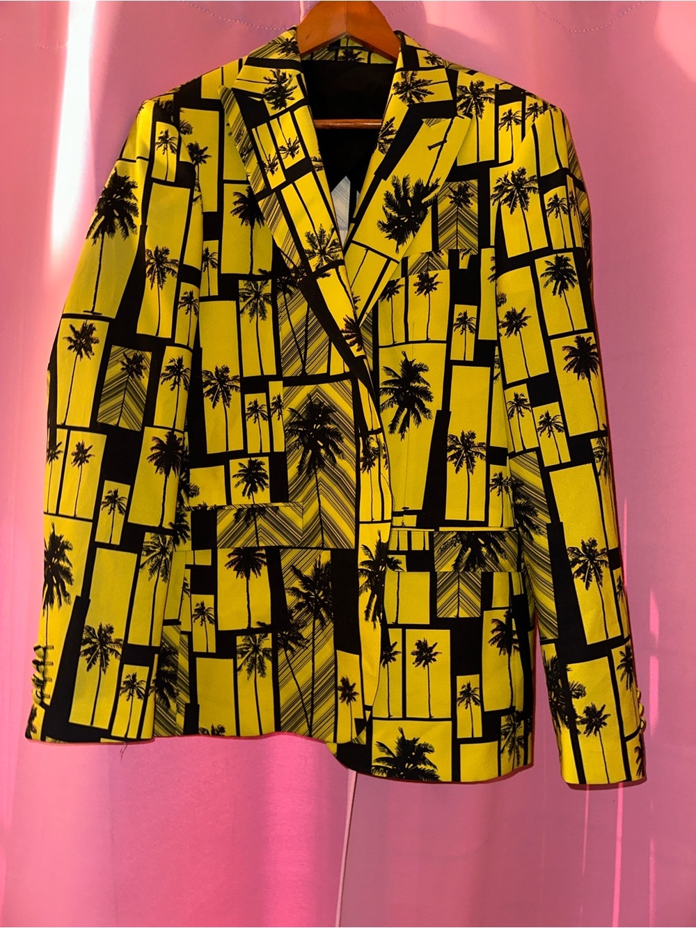 Versace Black and Yellow Palm-Print Blazer - Picture 16 of 16